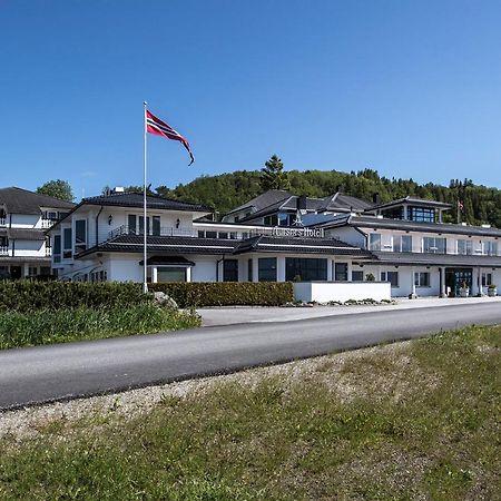 Aursnes Hotell Sykkylven エクステリア 写真