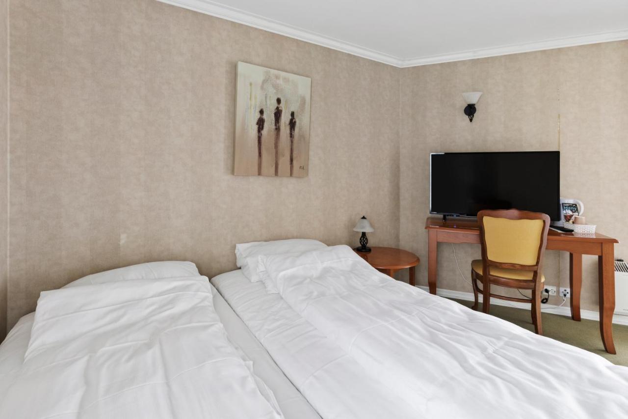 Aursnes Hotell Sykkylven エクステリア 写真